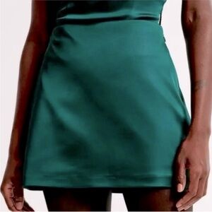 The A&F Scarlett Satin Sculpt Mini Skort in Forest Green